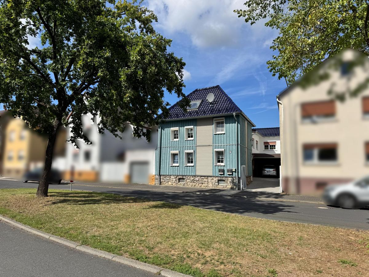 Straßenansicht 1