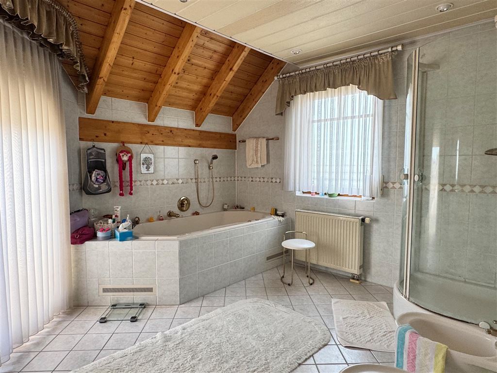 Badezimmer mit Wanne